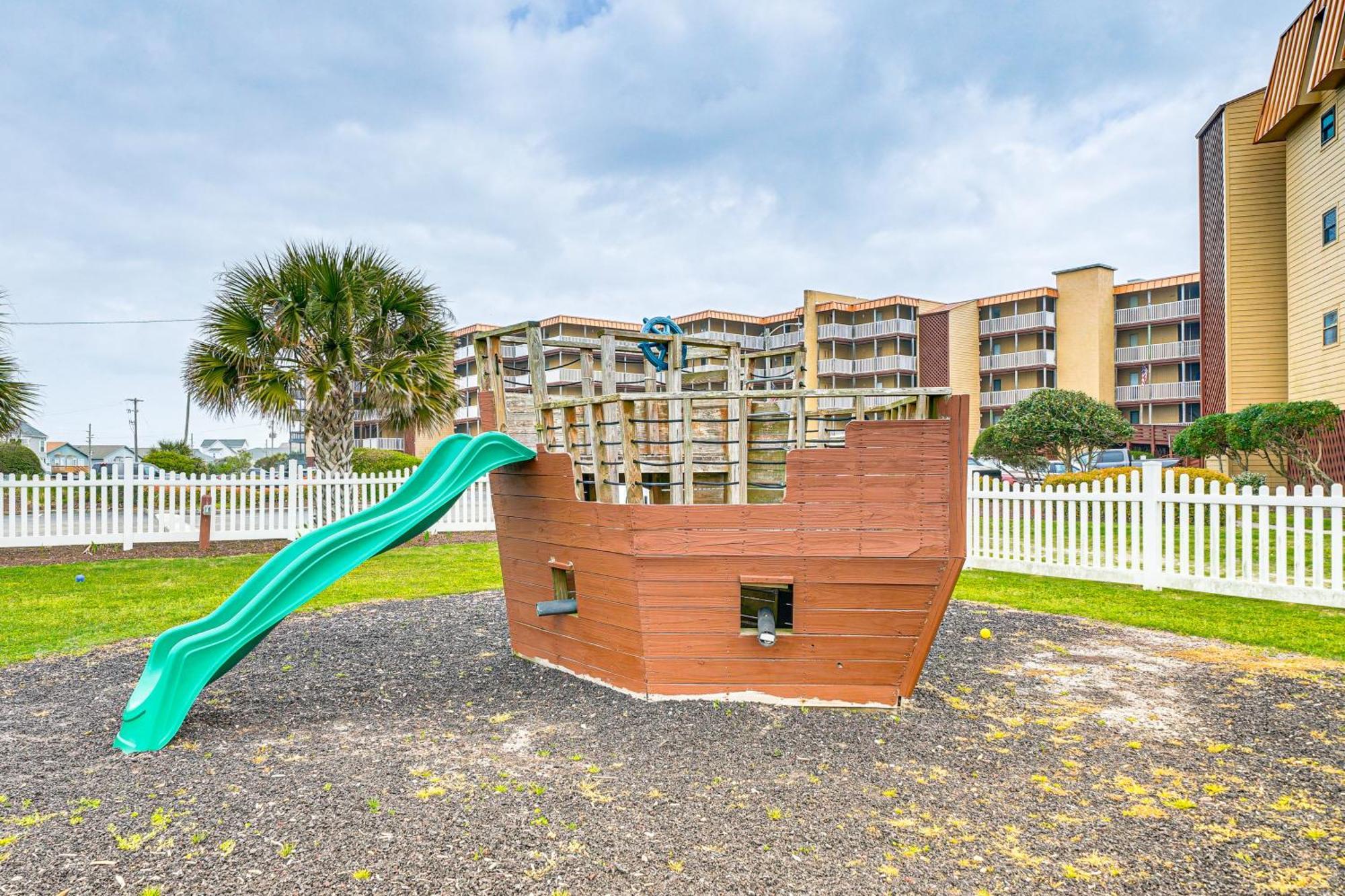 Airy Oceanfront Condo Beach Views And Pool Access! North Topsail Beach Exterior photo